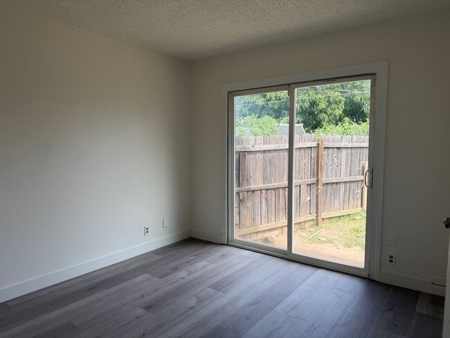 Building Photo - 2635 Moderna Ct