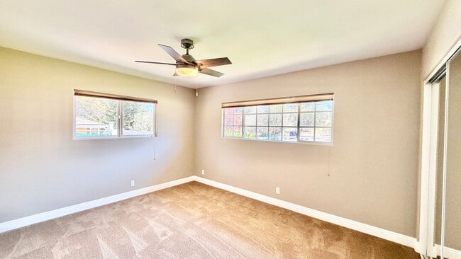 Building Photo - Lovely Single Story Home, Great Neighborhood, Amazing Yard Space, Close distance to Downtown Fall...