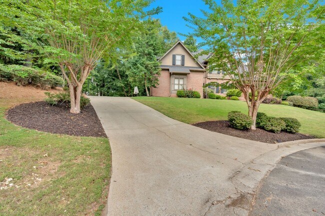 Building Photo - Spacious 7BR House in Powder Springs
