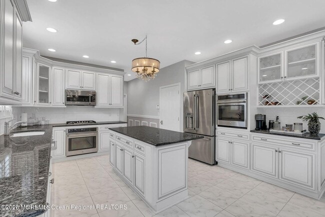 Building Photo - 7 MacKenzie Rd