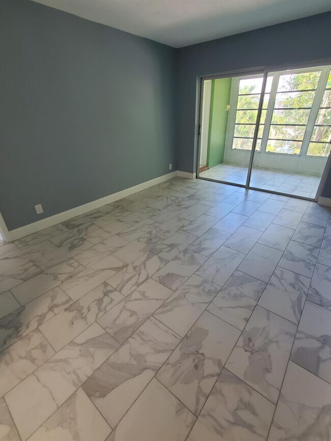 Building Photo - 1481 S Ocean Blvd