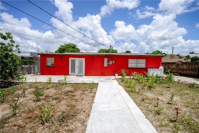 Building Photo - 4512 Normandy Dr