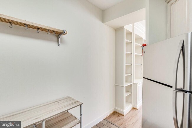 Building Photo - 955 26th St NW