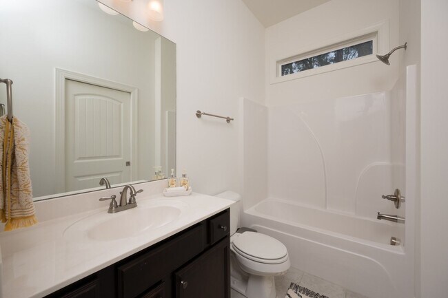 Building Photo - **LIKE NEW EXECUTIVE HOME IN A CUL-DE-SAC ...