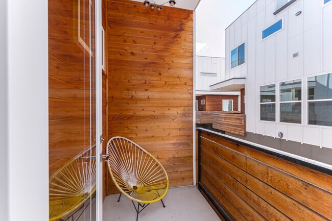 Building Photo - 1510 N Washington Ave