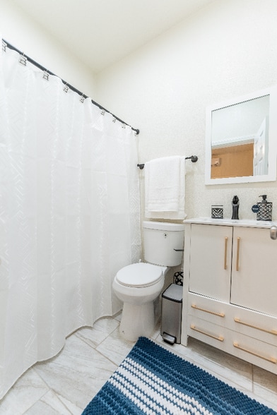 Building Photo - 1219 Manuel Ortiz Ave