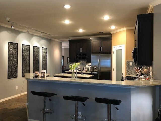 Building Photo - 807 Windhurst