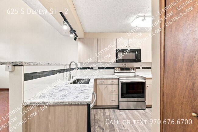 Building Photo - 625 S Depew St