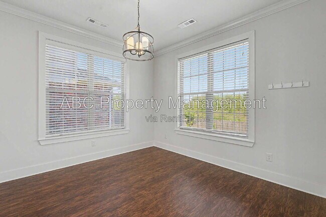 Building Photo - 3110 SW Riverstone Ave