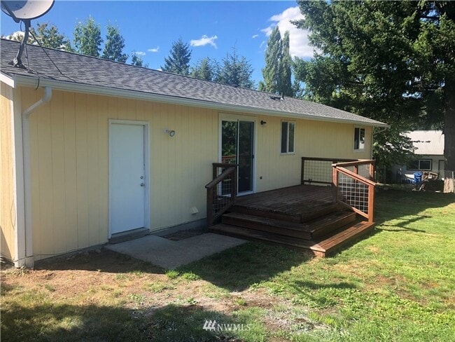Building Photo - Charming 3 Bedroom Home in Great Tenino Lo...