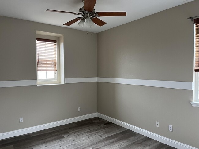 Building Photo - 220 Sorrel Ct