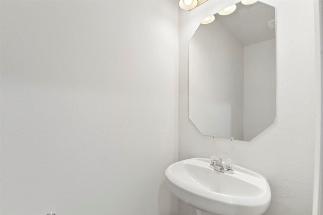 Building Photo - 17135 Hailey Harbor Dr