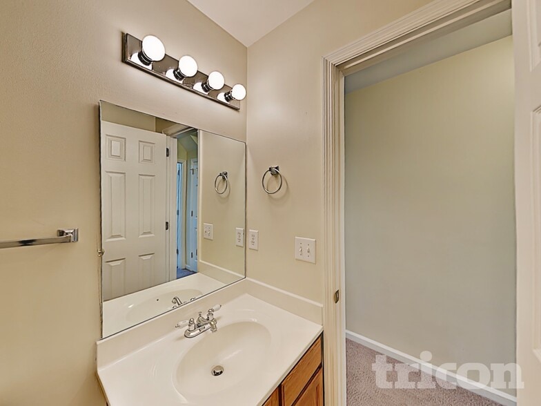 Building Photo - 2083 Prescott Way