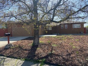 Building Photo - Folsom 3 Bdrm, 2 bath