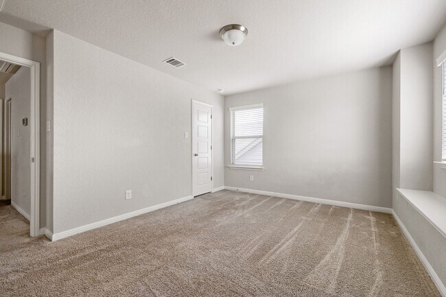 Building Photo - Modern, Like-New Home on a Quiet Cul-de-Sa...