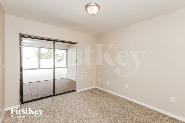 Building Photo - 1343 SE 12th Terrace