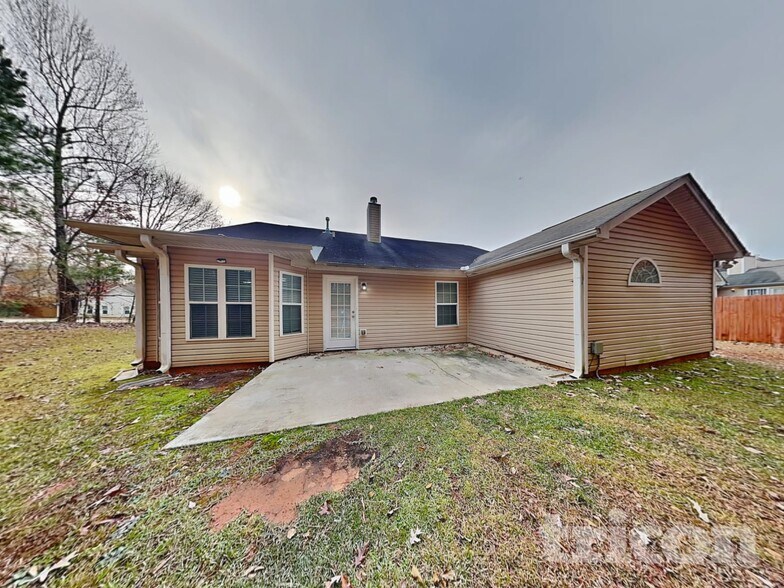 Building Photo - 147 Peachtree Glen Dr