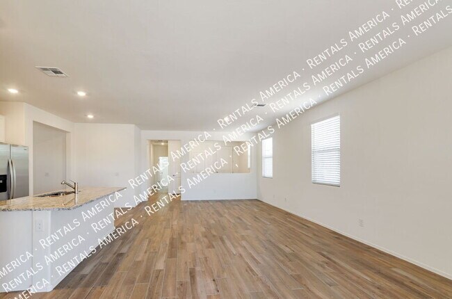 Building Photo - 5468 W Monterey Dr