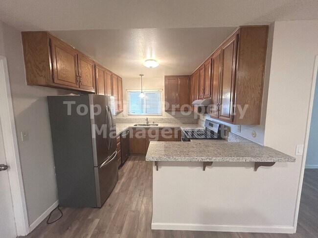 Building Photo - Beautiful 4 Bed/2 Bath House in Central Oceanside - Available NOW***