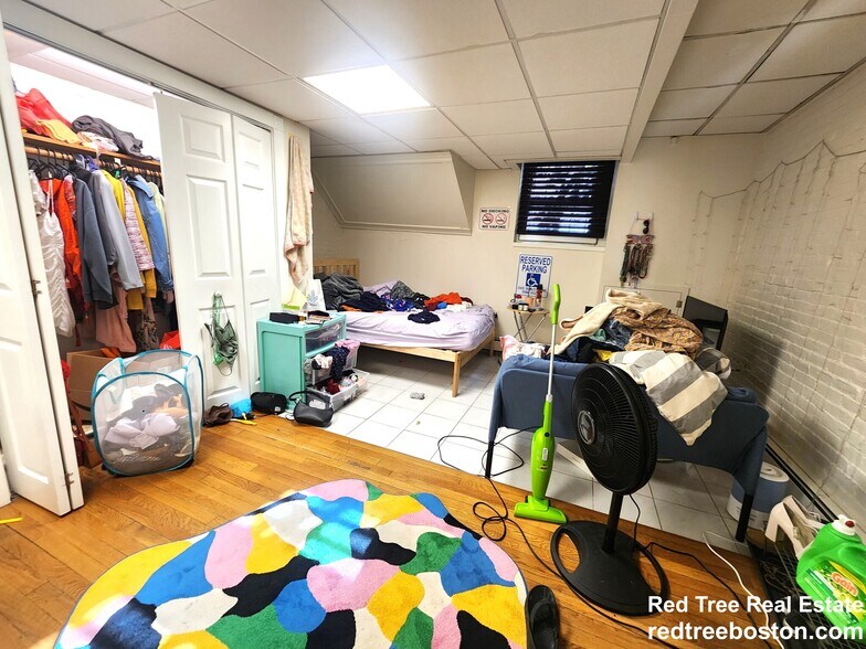 Building Photo - 32 Irving St