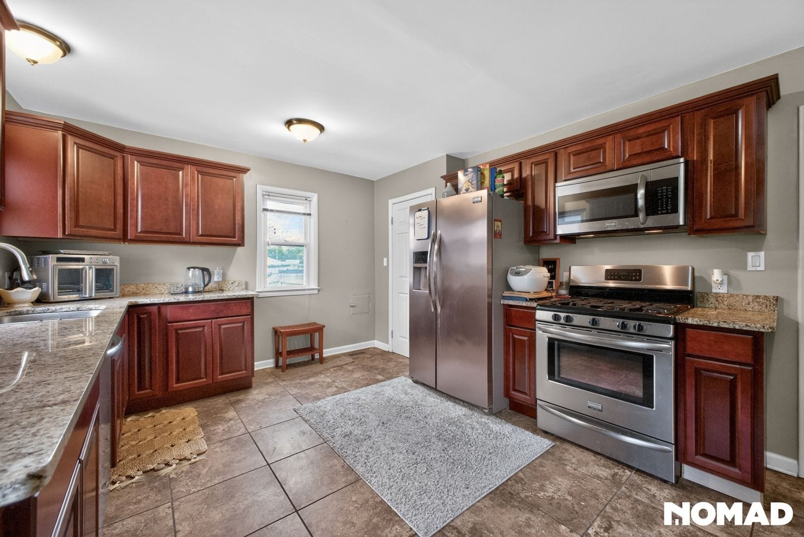 Building Photo - 1723 Edgewood Dr