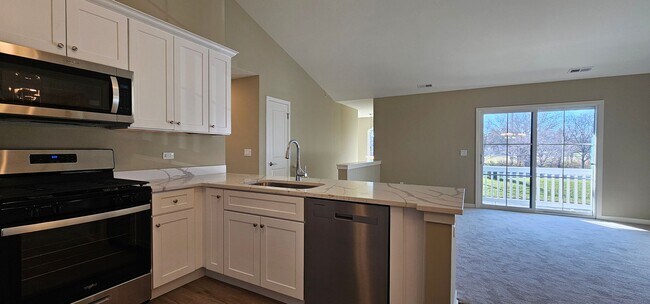 Building Photo - Chestnut - 2Br/2Ba Rental Home - Second Floor