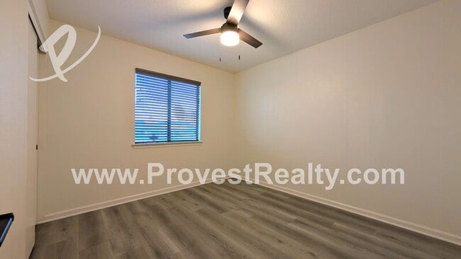 Building Photo - 10790 Sauk Rd