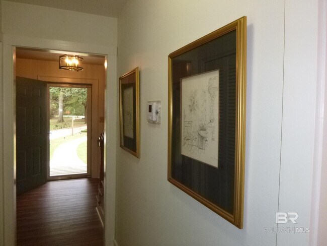 Building Photo - 19307 Scenic Hwy 98