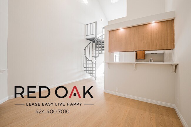 Building Photo - 4651 Cahuenga Blvd