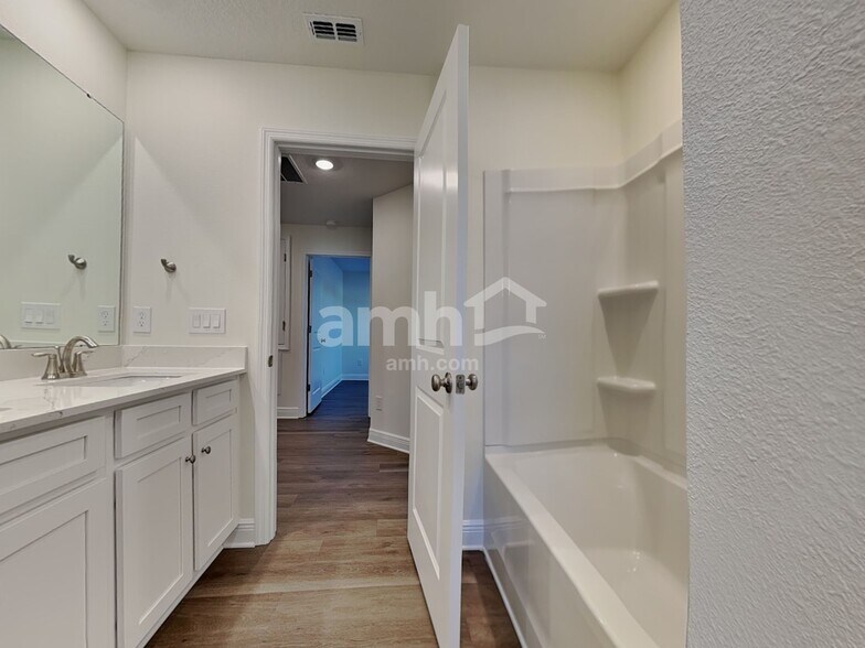 Building Photo - 4851 Rio Grande Cv