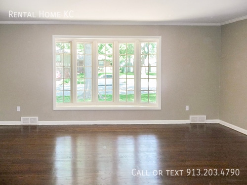 Building Photo - 5521 W 98th Pl