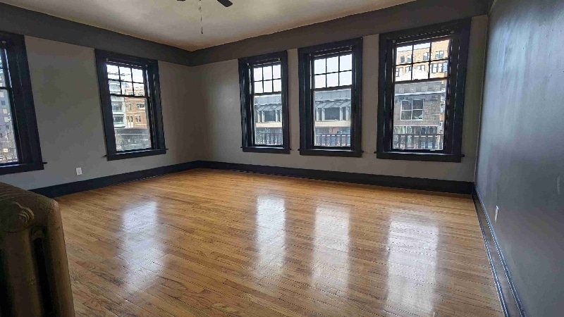 Building Photo - 346 S Rose St