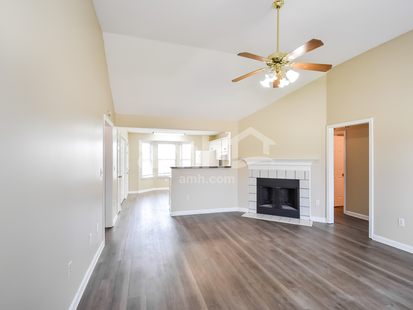 Building Photo - 4851 Phipps Dr
