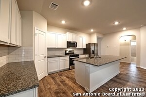 Building Photo - 6838 Whisper Grv