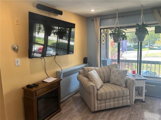 Building Photo - 400 Narragansett Pkwy