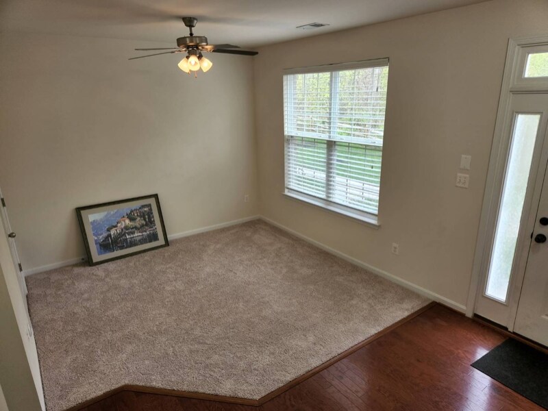 Building Photo - 220 Ironwood Manor Dr