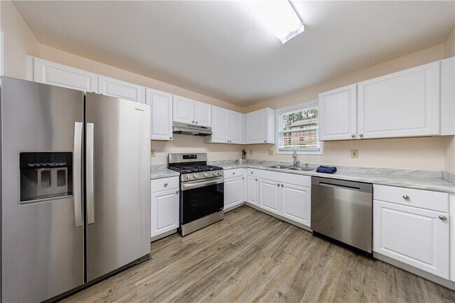 Building Photo - 1248 Falling Water Dr