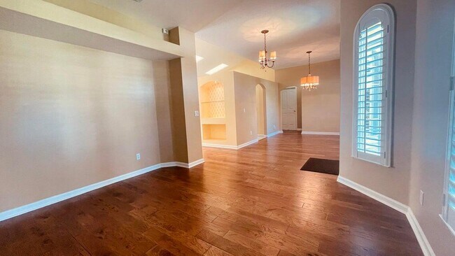 Building Photo - 1829 SW Hickock Terrace