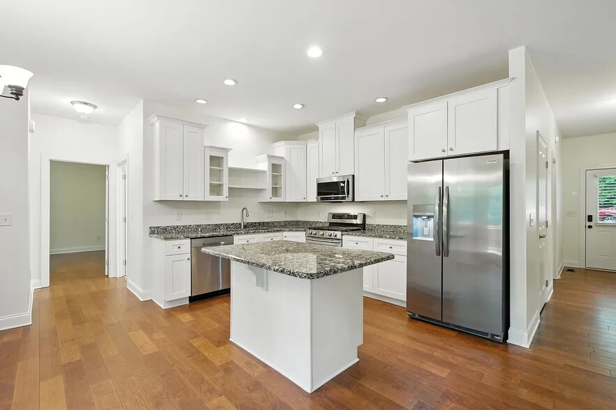 Building Photo - 1541 Louisiana Ln