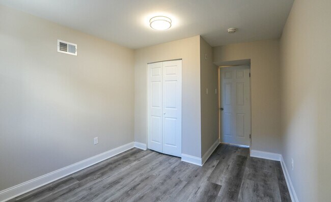 Building Photo - 1335 S 8th St