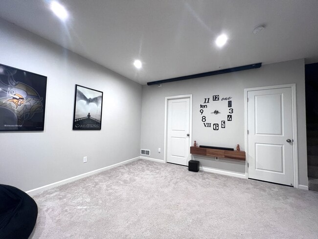 Building Photo - 8094 Evergreen Ln N