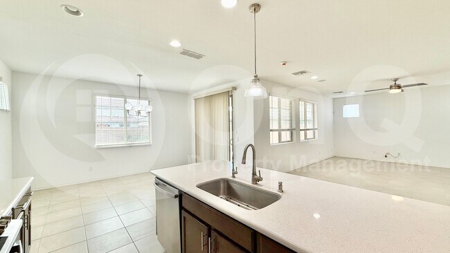 Building Photo - 10935 E Tesla Ave