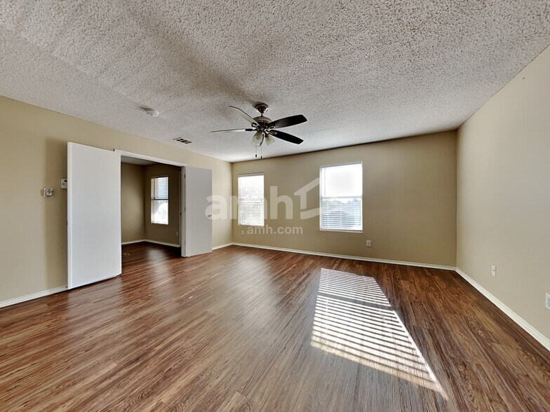 Building Photo - 5350 Driftway Dr