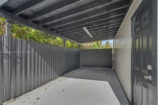 Building Photo - 5936 SW 29th St