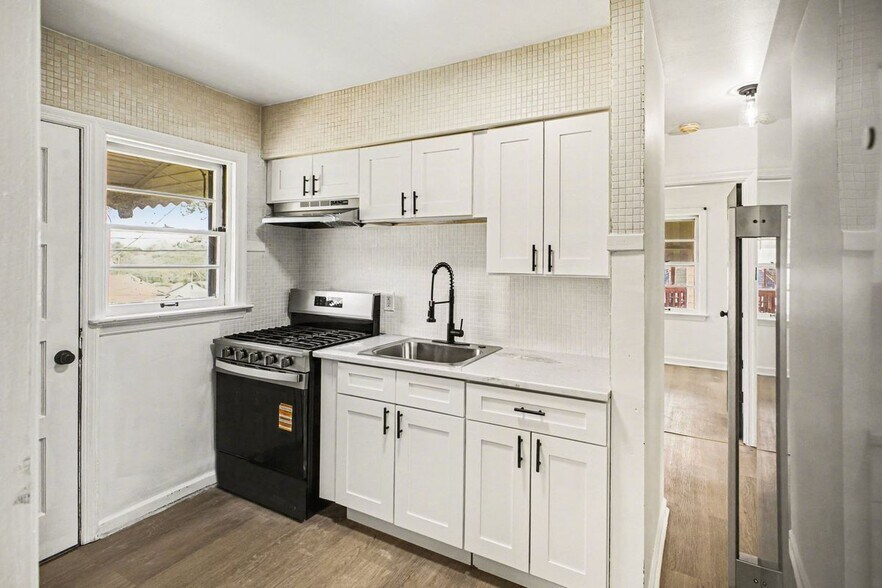 Building Photo - 10205 St Daniel Ln