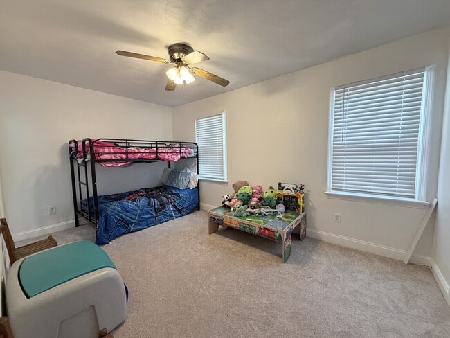 Building Photo - 1528 Jameson Dr