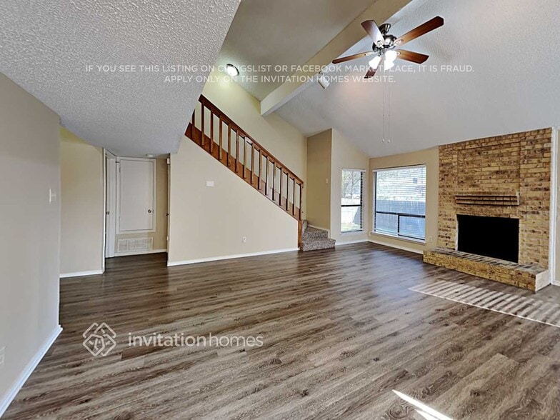 Building Photo - 4364 Bentley Dr