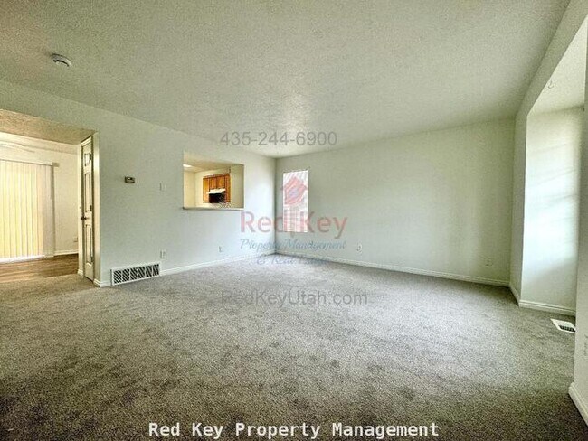 Building Photo - 410 W Single Family Home
