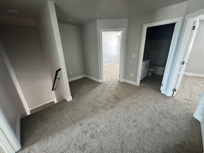 Building Photo - 2087 325 W