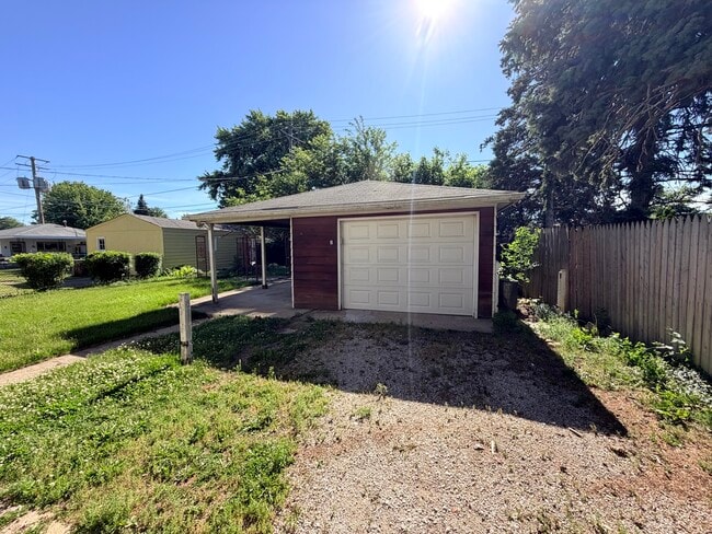 Building Photo - 1307 Highland Ave